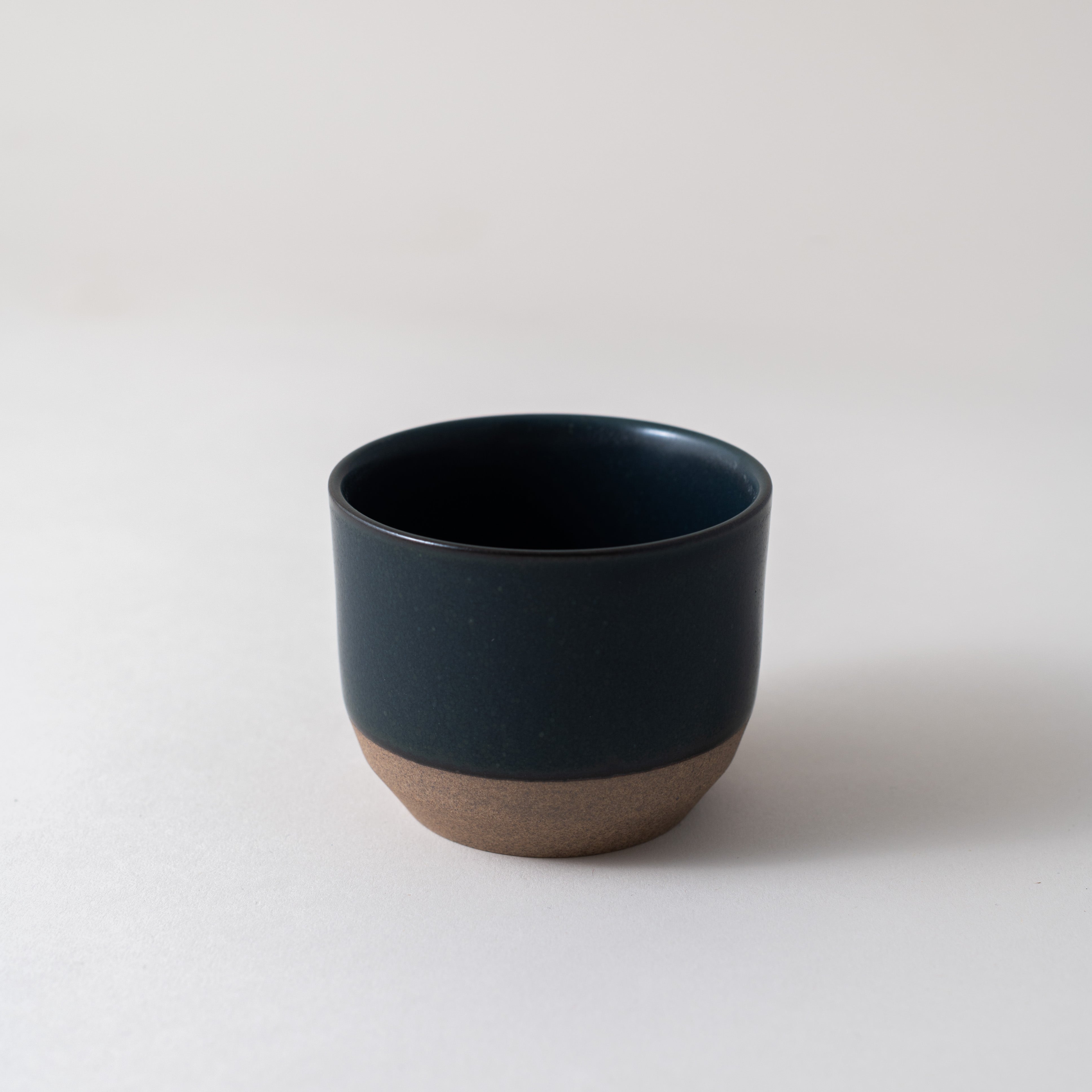 Kinto Ceramic Lab Cup Navy/Black Rogue Wave Coffee